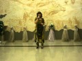 Эминэ Люманова исполняет песню о маме на татарском языке 