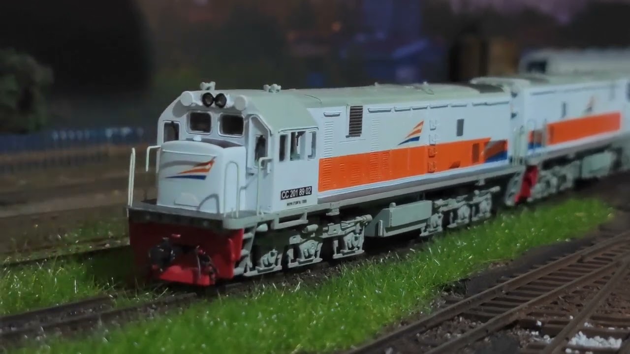 (REVIEW KERETA API MINIATUR) KERETA PENUMPANG KELAS EKSEKUTIF