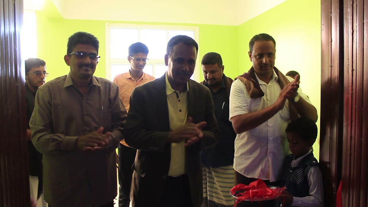 الوكيل عبدون يفتتح قاعة الحاسوب بثانوية الشهيد محمد الدرة وعدد من المختبرات بمدارس مناطق وقرى مديرية الضليعة .