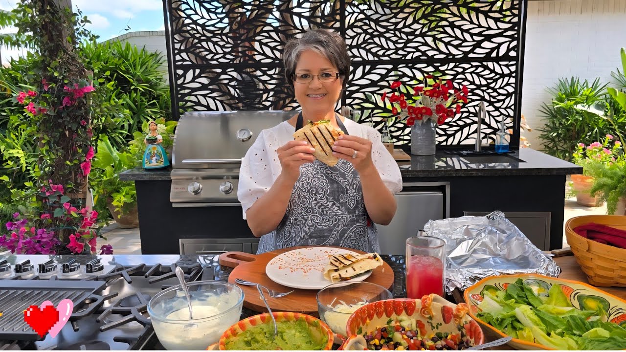 Chipotle's Inspired Chicken Wraps at home / Made them twice this week!! ❤️