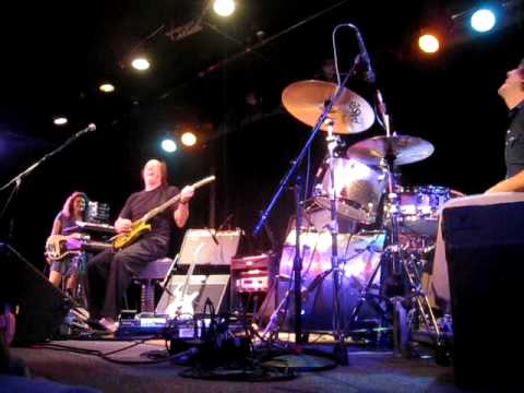 Adrian Belew Power Trio - "a" and "b" part 1