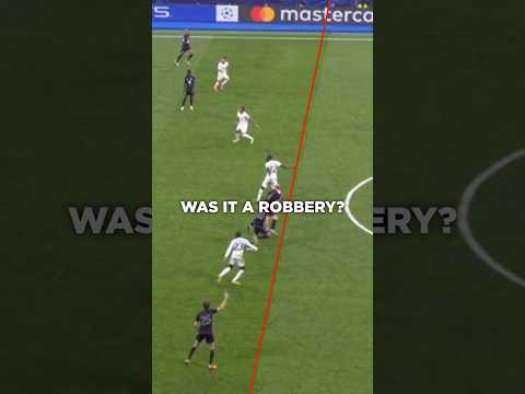 Did Bayern Munich get ROBBED? 😡