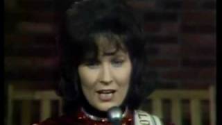 Loretta Lynn - Blue Kentucky Girl