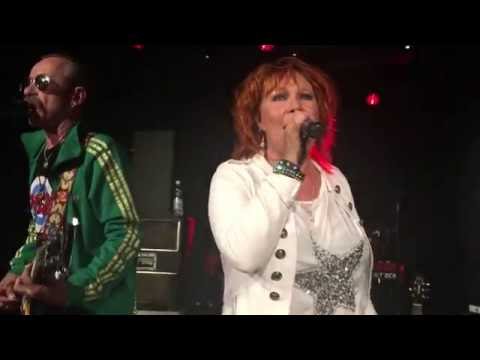 Virve Vicky Rosti ft. Freeman - Sata salamaa - Vantaa 22.07.2016 @ HD LIVE