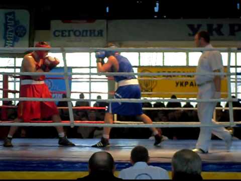 Капитоненко - Пояцика финал чемпионата Украины бокс 2011