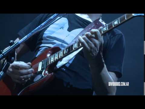 DIVIDIDOS - 19. Sucio y desprolijo - Luna Park 050915