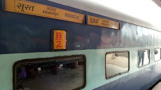 preview picture of video 'Speeding Towards Ballia : TAPTI GANGA EXPRESS'