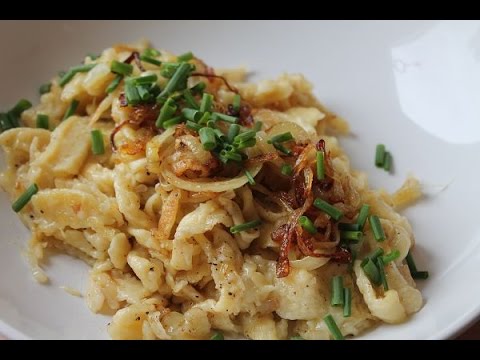 Käsespätzle Selber Machen (Rezept) || Homemade Cheese Spaetzle (Recipe) || [ENG SUBS]
