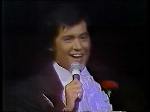 Wayne Newton @ Sea World 1977 TV Special