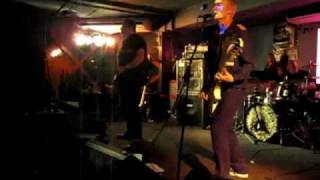 lurkers little old wine drinker me live at dickens.MOV