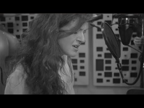 Valentina Polinori - Andiamo lenti (Live in Studio)