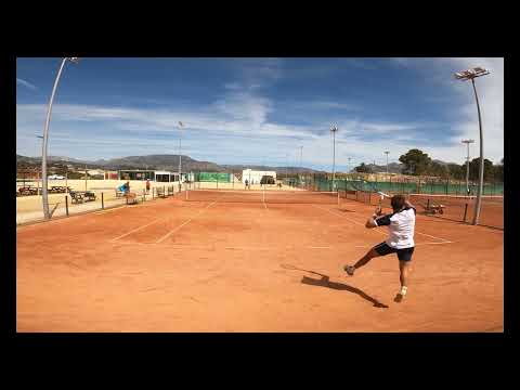 Academia tenis Ferrer con Carlos Lopez Montagud - Dos juegos a cara de perro