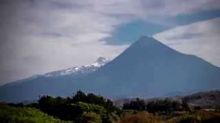 preview picture of video 'Volcanes de Colima, México, timelapse'