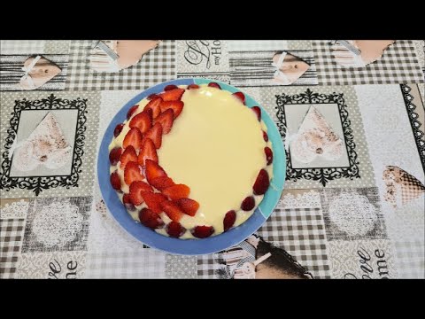 Bavarese con gelèe alle fragole-Bavarian cream with strawberry jelly