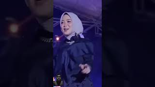 Download lagu Joget bunda Fauzana keren banget #jedagjedug #masukberanda #shortvideojogetFauzana mp3