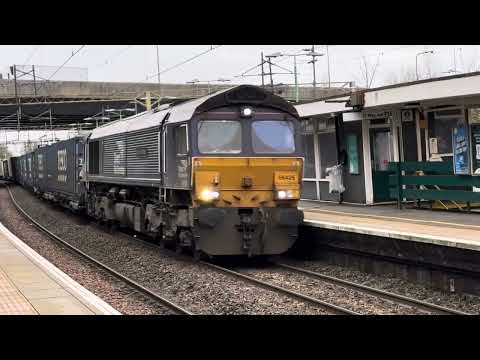 66425 Nigel J Kirchstein 1957-2021 with a Tesco train from Tilbury to Daventry