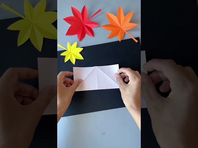 Vídeo relacionado con DOJoykey Hojas de Arce otoñal, 25 Hojas de otoño Artificiales para Manualidades de otoño, Envoltura de Regalos, exhibición de Mesa, decoración de Fiesta otoñal