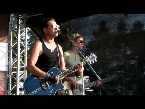 Лидер «7Б»: «Из-за проигрыша наших футболистов мне вызывали медиков в аэропорт»