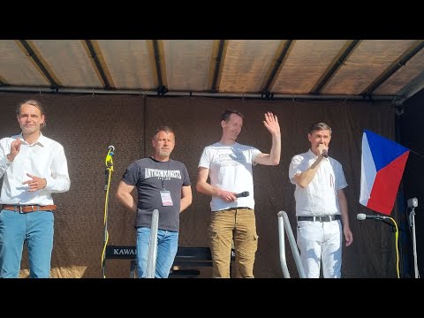 DANKESWORTE, NATIONALHYMNEN, ENDE - DEMO FÜR FRIEDEN IN EUROPA, PORAJOW, PL, 01 05 2023