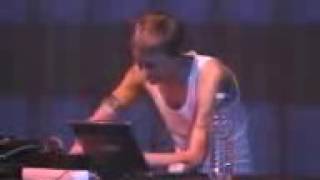 Vladislav Delay  -  Live - 5-26-01 - Berlin