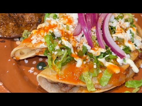 Tacos Dorados de Frijoles con Queso