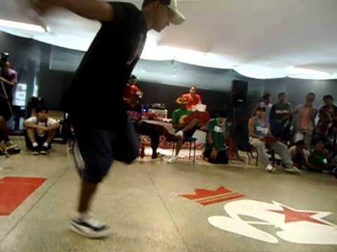 rei do break:testa (charadas) vs master D (floor riders)