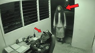 Download lagu SATPAM DI GANGGU KUNTILANAK ! 10 PENAMPAKAN HANTU TERSERAM DAN TERJELAS YANG VIRAL DI INTERNET mp3