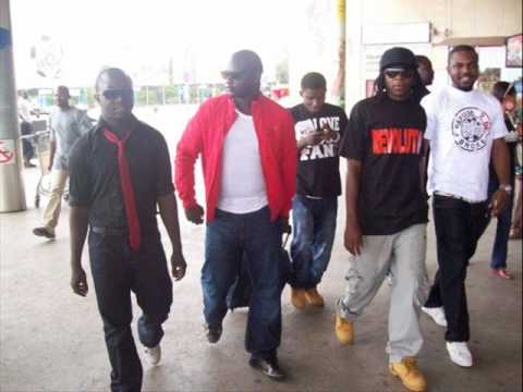 R2bees ft Wande Coal Kiss Your Hand