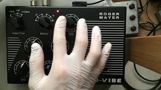Roger Mayer VOODOO VIBE (Detailed demo : Tremolo, Vibrato, Chorus) No Talking, 16 min. tweak only