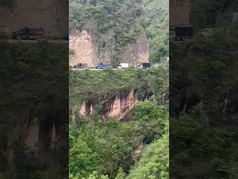tranco en la vía Palermo Santa María huila.