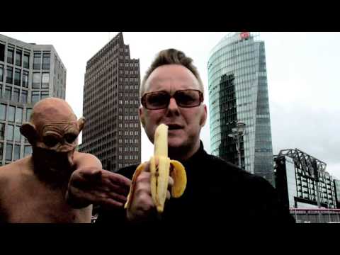 Tomas Tulpe - Issat Tach Issat Nacht (Offizielles Video)