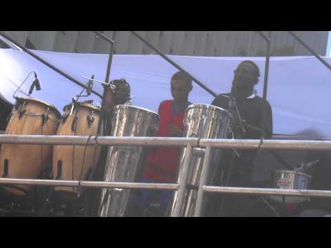 Bloco Afroreggae - Vai no Cavalinho - Carnaval Rio 2014