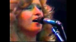 BONNIE RAITT  - Runaway (Live)
