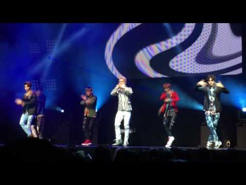 [160618] HD CROSS GENE "Parallel World" in Singapore - My face