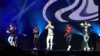 [160618] HD CROSS GENE "Parallel World" in Singapore - My face