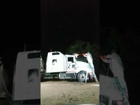 HOW TO CLEAN EXTERIOR, Semi truck A quick power wash