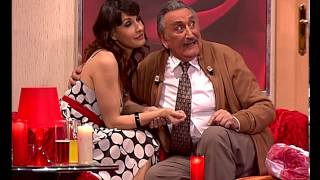 SKETCH "NO SE PUEDE VIVIR DEL AMOR"