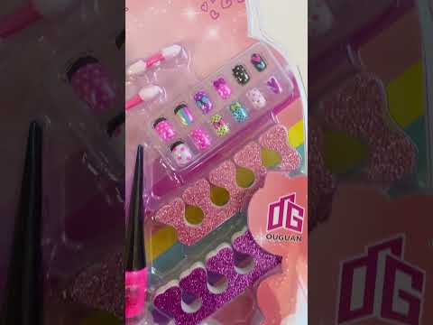 Детский набор косметики для создания макияжа, маникюра и педикюра