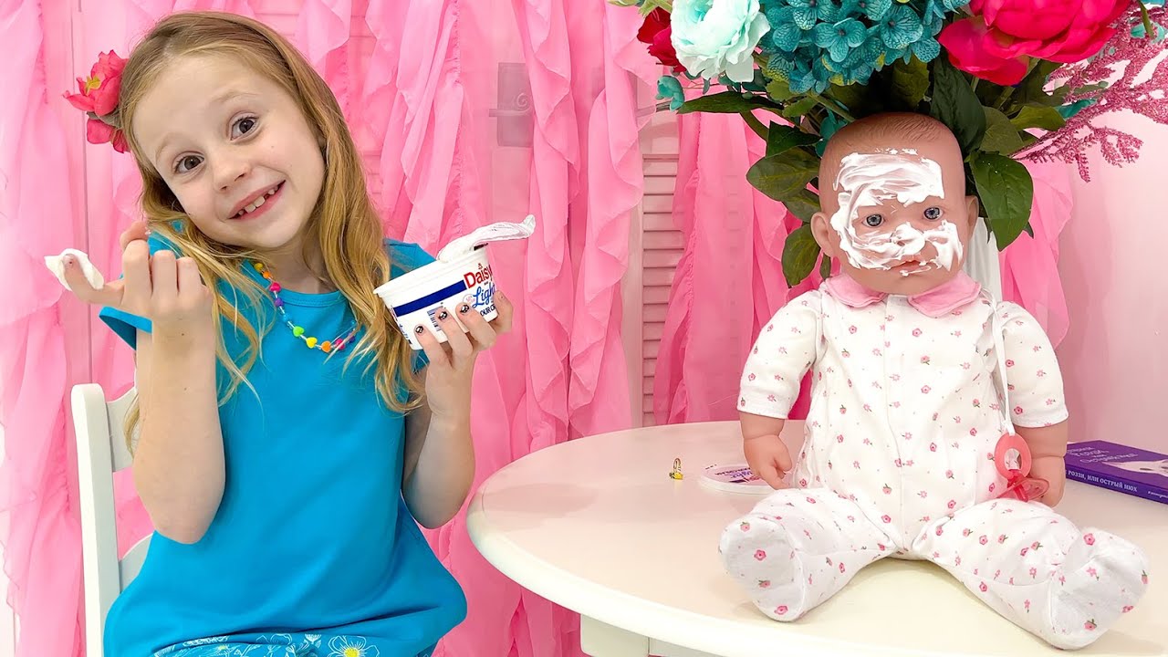 Настя притворяется няней. Nastya Pretends to be a Nanny for Baby