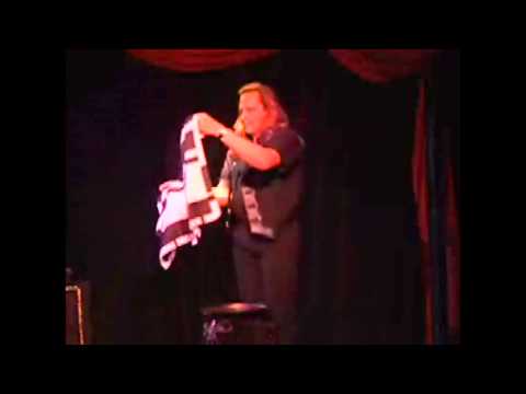 Saturn Magic -Floating Cap By Dirk Losander - Trick