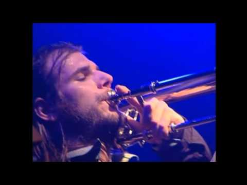12. Chiki Liki Tu-a - Stena - Live in Roxy Praha (20.9.2004)