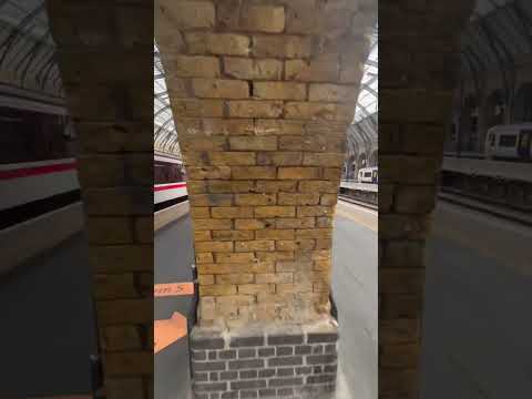 Getting to the Hogwarts Express from Platform 9 3/4