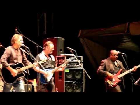 Immer mehr - Mitteregger, Stoppok, Dziuk mit Verstärkung auf dem Bardentreffen 2012