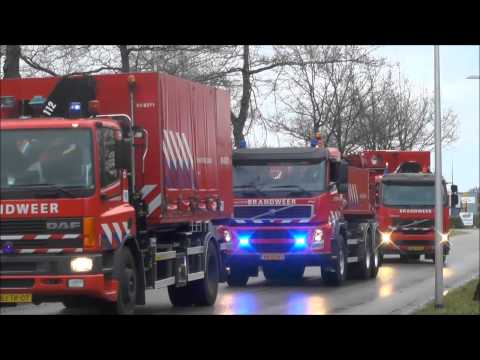 Brandweer Assen opent nieuwe kazernes met feestelijke optocht