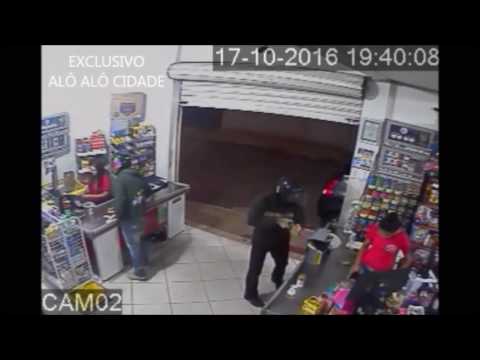 Tiro é disparado em assalto a supermercado em Campanha MG