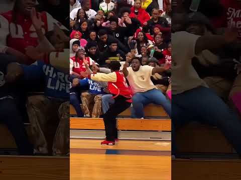 Elev plictisit la baschet 😮🔥