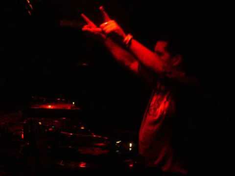 17 - 100% Hardcore - Delirium