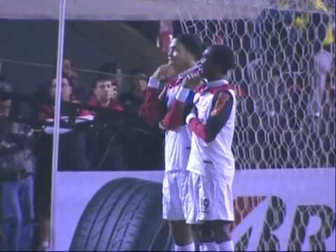 Atletico PR 0 x 1 Flamengo   Copa Sul Americana gol de Ronaldinho R10 24/08/2011.mp4