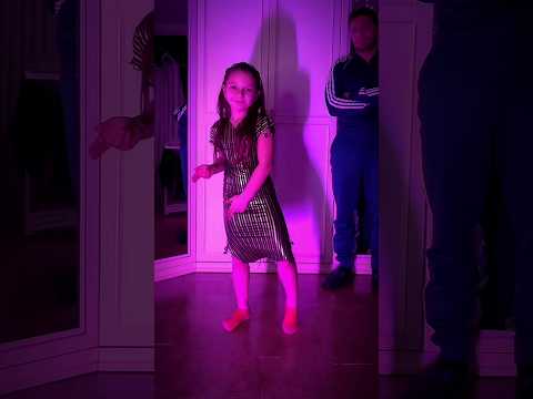 PAPÀ DANIELE È GELOSO DI EMILY 😅 #song #trending #trendingshorts