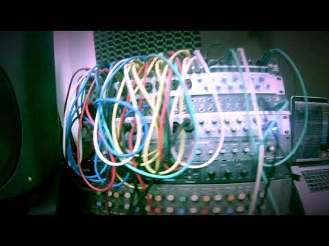 Analog mixing (HipHop instrumental) GoPro POV in da Cell11364 studio